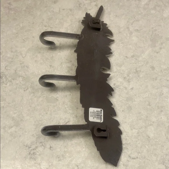 Rustic Cast Iron Feather Wall Hook, Cream Color - Picture 5 of 5